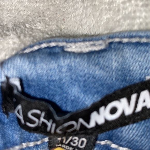 Fashion nova blue jeans - Picture 3 of 3